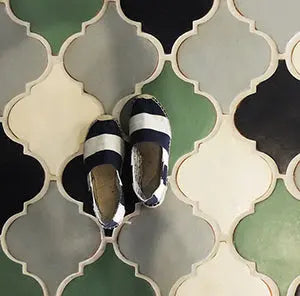 Field Arabesco Large 8-3/4 x 10-3/4 (5/8 thick) 